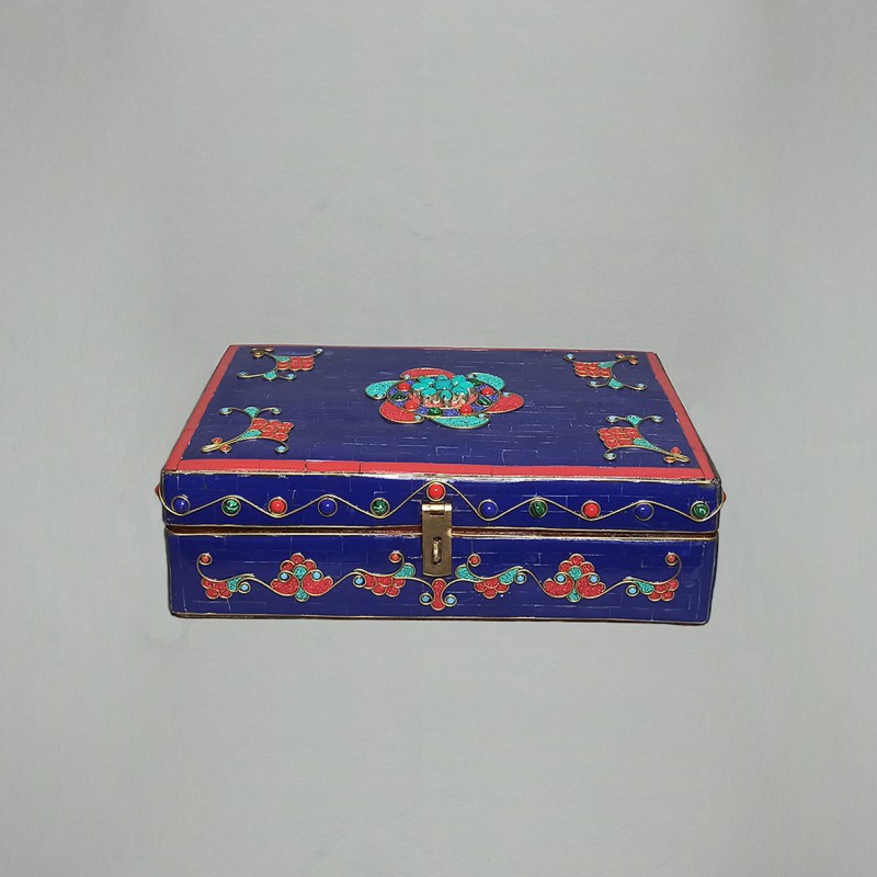 Stone inlaid rectangular box,front