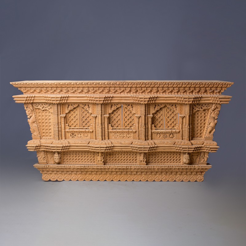 Traditional inclined window