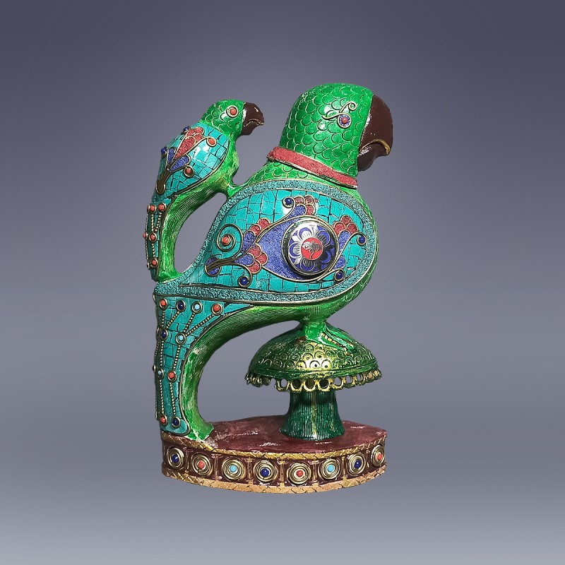 stone inlaid family parrot, facing right