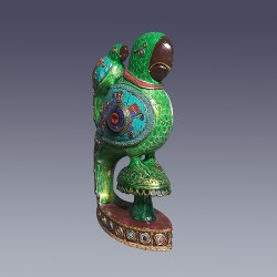 stone inlaid family parrot, slanted right