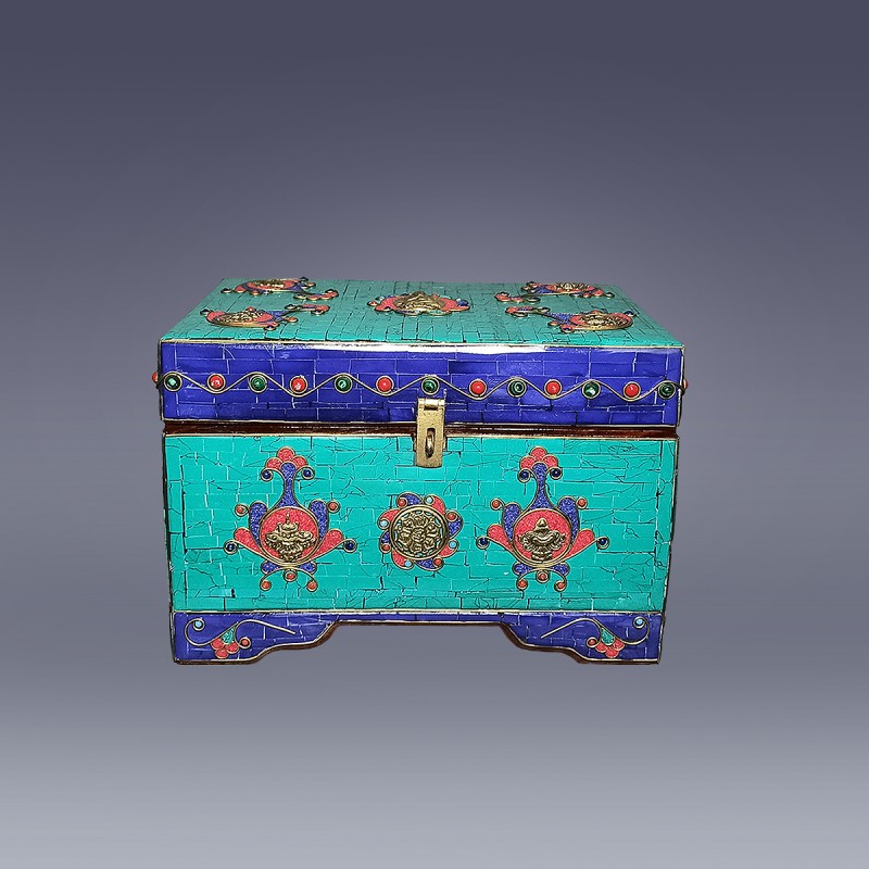 Stone inlaid Jewellery box, cover pic